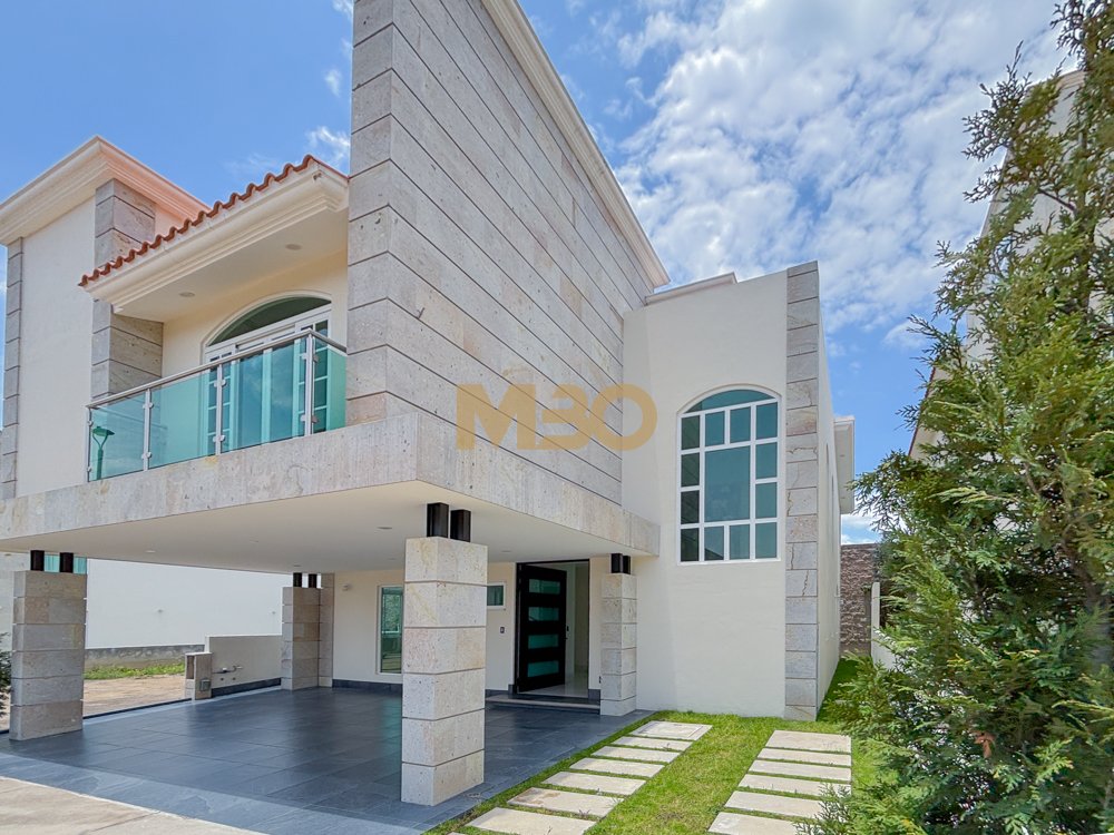Residencia de Lujo en Metepec | Sala de Doble Altura